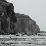 Au pied des falaises